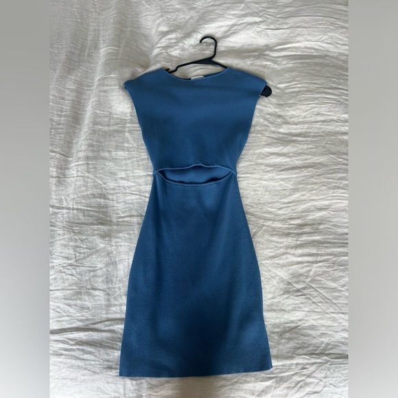 Aritzia dress - size small - Picture 2 of 4